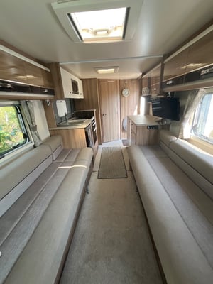 2017 Swift Bessacarr 442 — photo 3 of 8