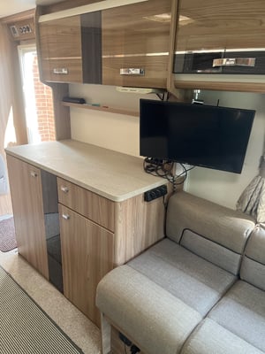 2017 Swift Bessacarr 442 — photo 5 of 8