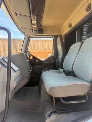 2010 Renault It’s a 7.5 ton 6 berth motorhome with 2 double beds and seating pulls into bed full kitchen area, full bathroom with shower and toilet , garage area. Awning — photo 5 of 15