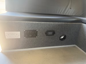 2010 Renault It’s a 7.5 ton 6 berth motorhome with 2 double beds and seating pulls into bed full kitchen area, full bathroom with shower and toilet , garage area. Awning — photo 6 of 15