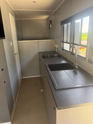 2010 Renault It’s a 7.5 ton 6 berth motorhome with 2 double beds and seating pulls into bed full kitchen area, full bathroom with shower and toilet , garage area. Awning — photo 7 of 15