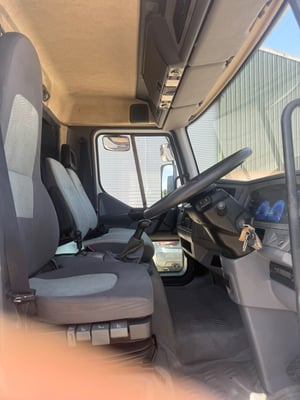 2010 Renault It’s a 7.5 ton 6 berth motorhome with 2 double beds and seating pulls into bed full kitchen area, full bathroom with shower and toilet , garage area. Awning — photo 8 of 15