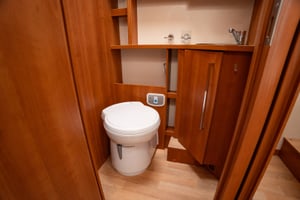 2014 Rapido Series 790 DF — photo 19 of 32