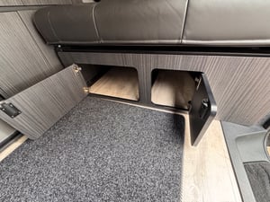 2021 Volkswagen T6.1 Transporter Highline — photo 44 of 57