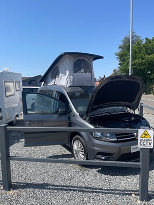 2016 Volkswagen Caddy — photo 2 of 13