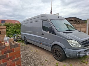 2009 Mercedes-Benz Sprinter  — photo 2 of 22