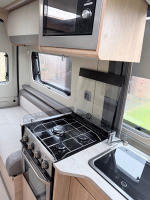 2023 Auto-Trail V-Line 540SE — photo 6 of 23