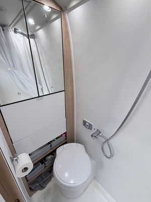 2023 Auto-Trail V-Line 540SE — photo 8 of 23