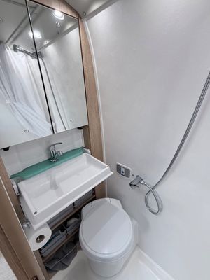 2023 Auto-Trail V-Line 540SE — photo 10 of 23