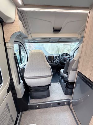 2023 Auto-Trail V-Line 540SE — photo 16 of 23