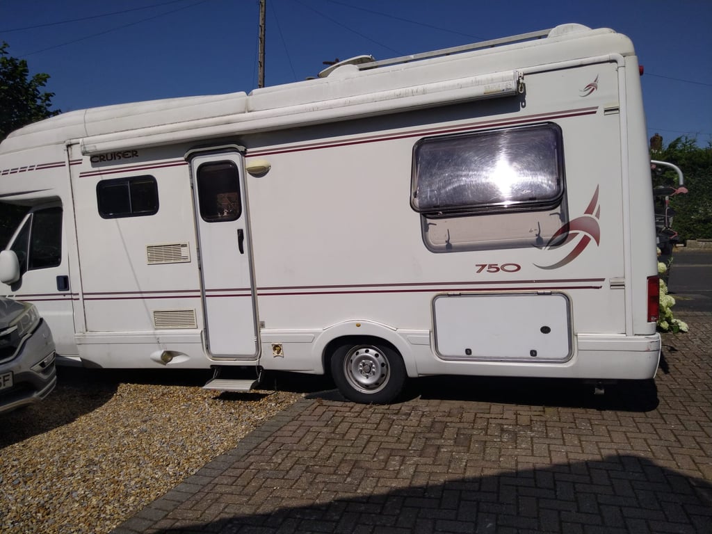 2001 Compass Cruiser 750 - Image 1