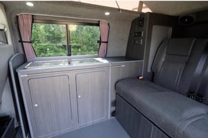 2015 Volkswagen Transporter T5 — photo 6 of 11
