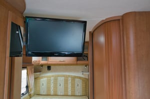 2004 Bessacarr E450 2-Berth Fixed Bed — photo 11 of 24