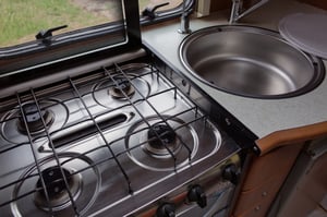 2004 Bessacarr E450 2-Berth Fixed Bed — photo 15 of 24