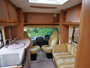2004 Bessacarr E450 2-Berth Fixed Bed — photo 16 of 24