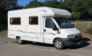 2004 Bessacarr E450 2-Berth Fixed Bed — photo 17 of 24