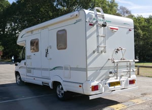 2004 Bessacarr E450 2-Berth Fixed Bed — photo 21 of 24