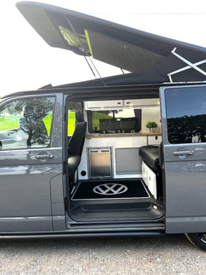 2022 Volkswagen Transporter T28 Highline TDI — photo 12 of 24