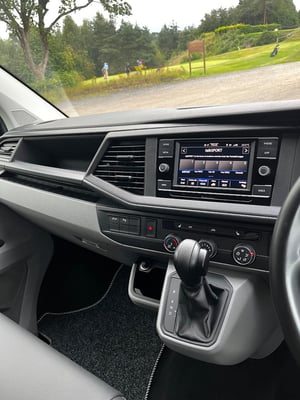 2022 Volkswagen Transporter T28 Highline TDI — photo 13 of 24