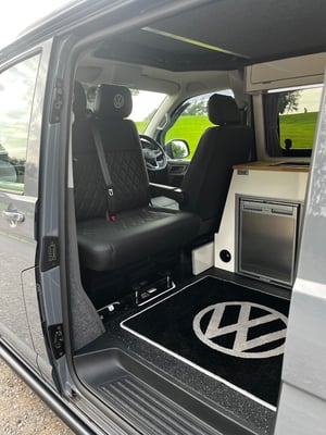 2022 Volkswagen Transporter T28 Highline TDI — photo 14 of 24