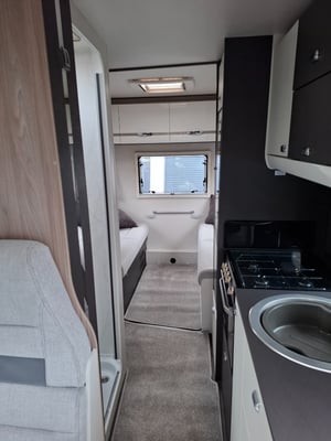 2025 Swift Voyager 475 — photo 9 of 14