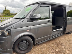 2010 Volkswagen Transporter — photo 3 of 7