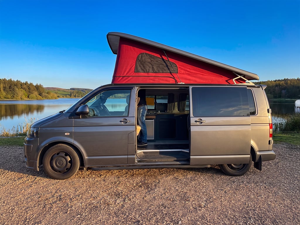 2010 Volkswagen Transporter Campervan 140 TDI LWB - Image 1