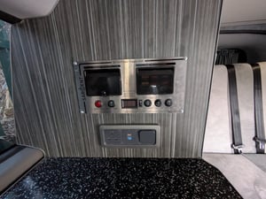 2017 Hyundai i800 Conversion — photo 14 of 24