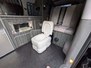 2017 Hyundai i800 Conversion — photo 15 of 24