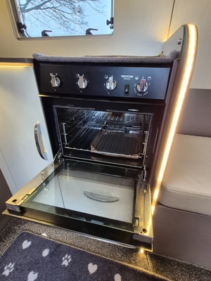 2019 Bürstner Lyseo TD 680 G — photo 32 of 47