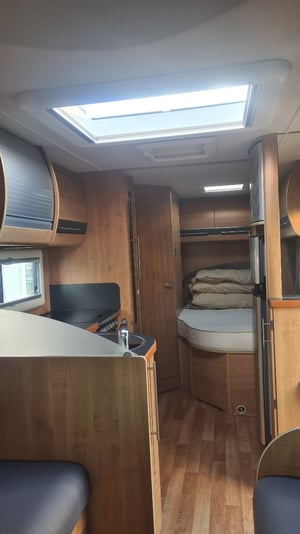 2010 Autotrail Cherokee — photo 6 of 9