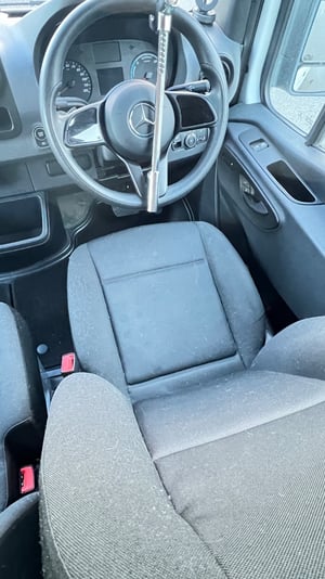 2021 Mercedes Benz Esprinter — photo 3 of 31