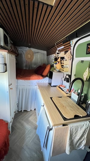 2021 Mercedes Benz Esprinter — photo 44 of 50