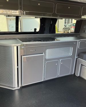 2018 Volkswagen Transporter T6 — photo 23 of 36