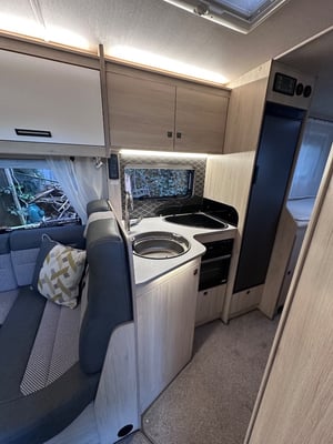 2023 Auto-Trail F-Line F70 — photo 2 of 17