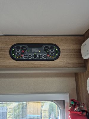 2013 Bessacarr E582 — photo 15 of 56