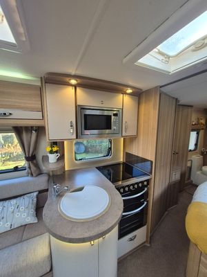 2013 Bessacarr E582 — photo 16 of 56