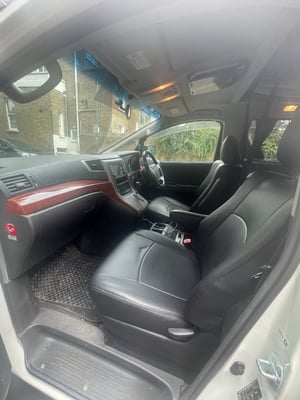 2011 Toyota Vellfire Campervan Conversion High Top ULEZ — photo 11 of 15