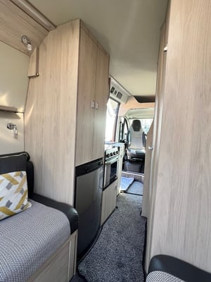 2020 Auto-Trail Tribute 669 — photo 17 of 31