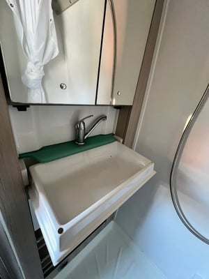 2020 Auto-Trail Tribute 669 — photo 29 of 31