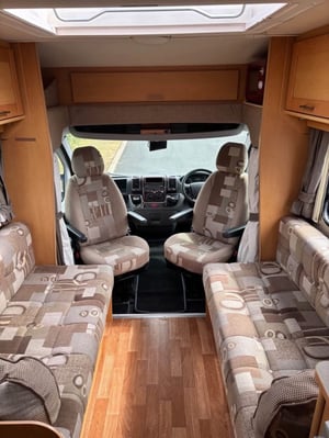 2009 Elddis Autoquest 155 — photo 2 of 15