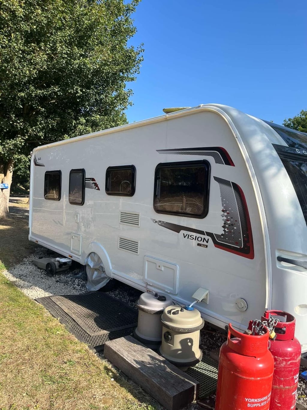 2017 Coachman Vision 545 - Image 1
