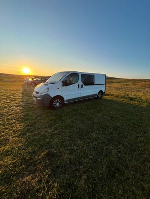 2004 Vauxhall Vivaro Custom 1.9 — photo 2 of 10