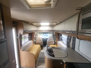 2017 Auto-Trail Tracker FB — photo 6 of 24