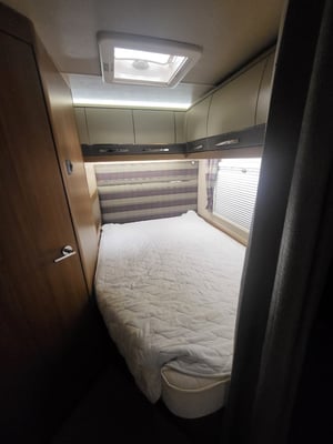 2017 Auto-Trail Tracker FB — photo 3 of 10