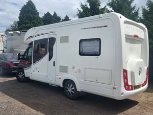 2017 Auto-Trail Tracker FB — photo 3 of 24