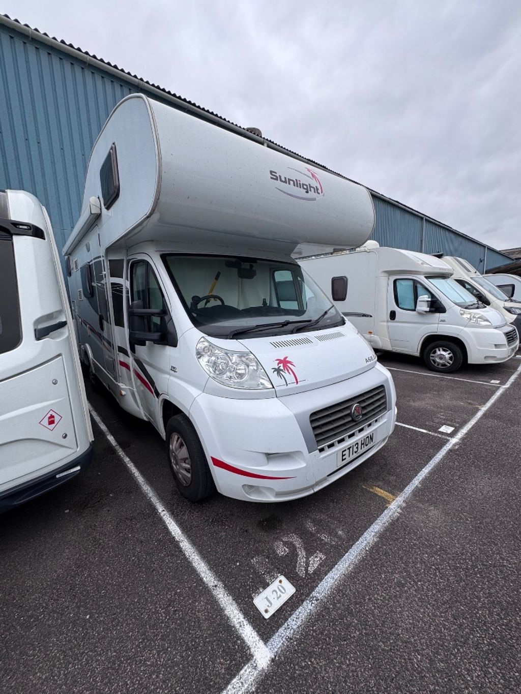 2014 Sunlight A68 - Image 8