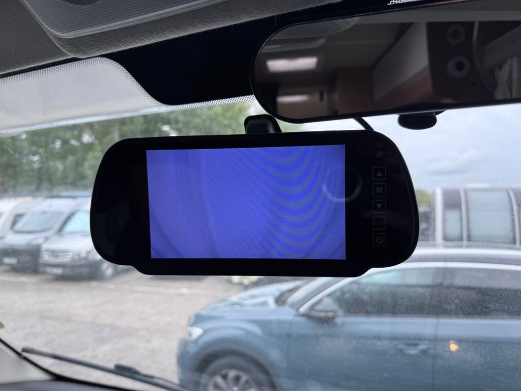 2014 Sunlight A68 - Image 13