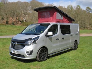 2017 Vauxhall Vivaro campervan — photo 4 of 12