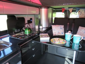 2017 Vauxhall Vivaro campervan — photo 6 of 12